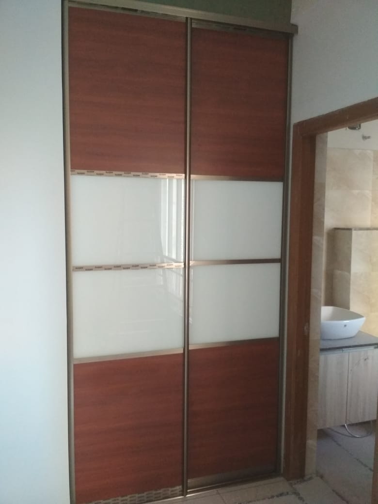 lacquer-glass-wardrobe-dealers-manufacturers-in-gurgaon-gurugram-india-top-dealers-manufacturers-in-gurgaon